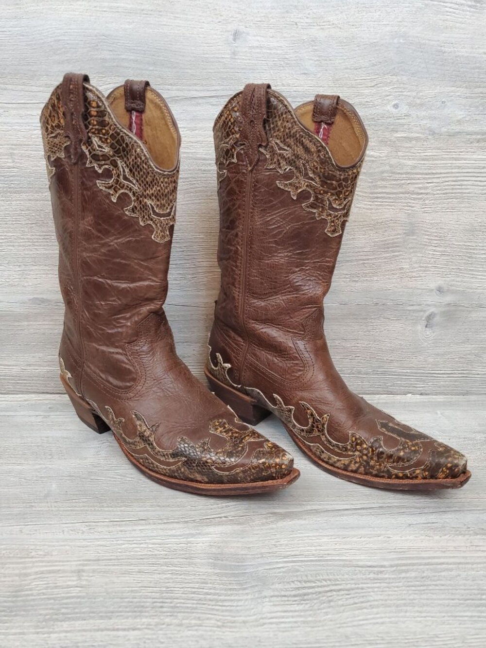 Twisted X women's embellished western style snip toe boots